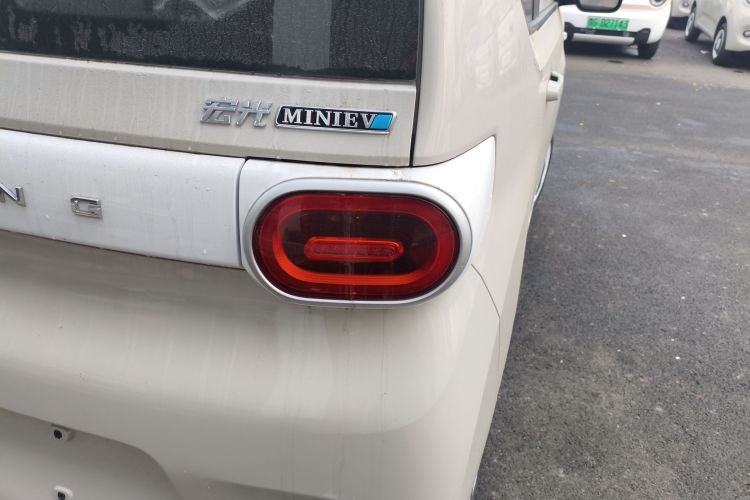 五菱汽车 宏光MINIEV 2024款 第三代 215km 青春版车身外观6006