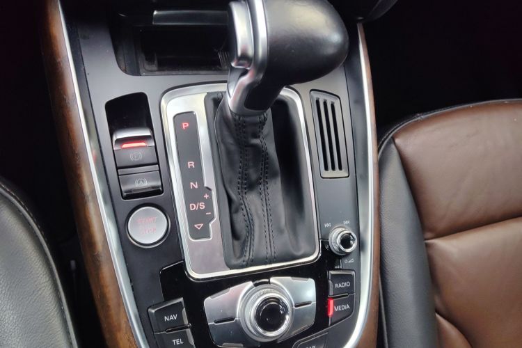 奥迪Q5 2016款 40 TFSI 舒适型中控内饰18