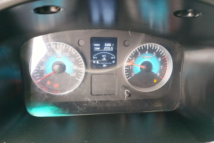 金杯 小海狮X30 2023款 1.5L 超享型客车5/6/7座无空调版SWC15M中控内饰14