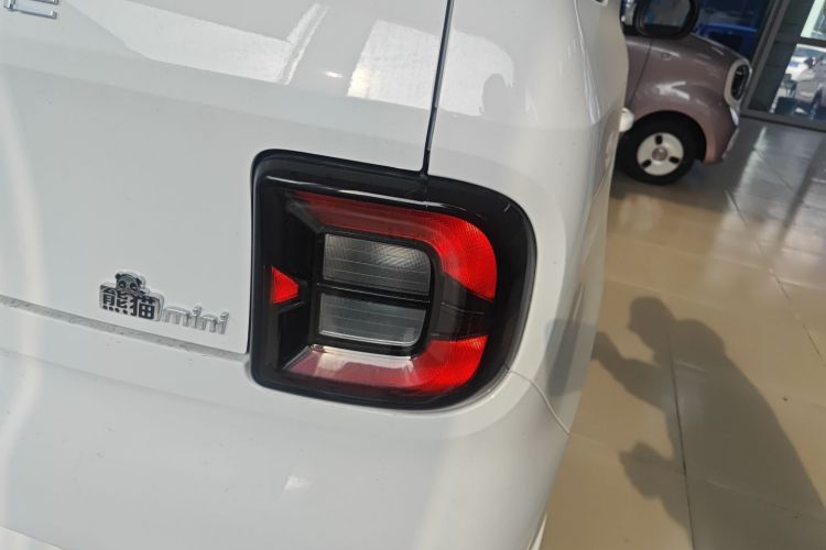 吉利银河 熊猫 2025款 210km 元气熊车身外观9