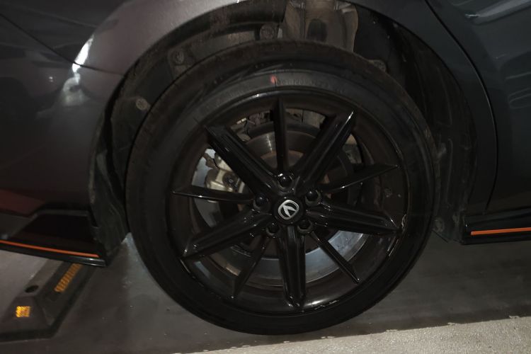 长安UNI-V 2023款 2.0T 锋速版车身外观6008