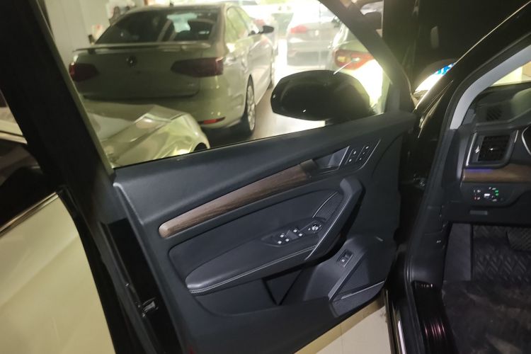 奥迪Q5L 2022款 45T 豪华致雅型中控内饰7007