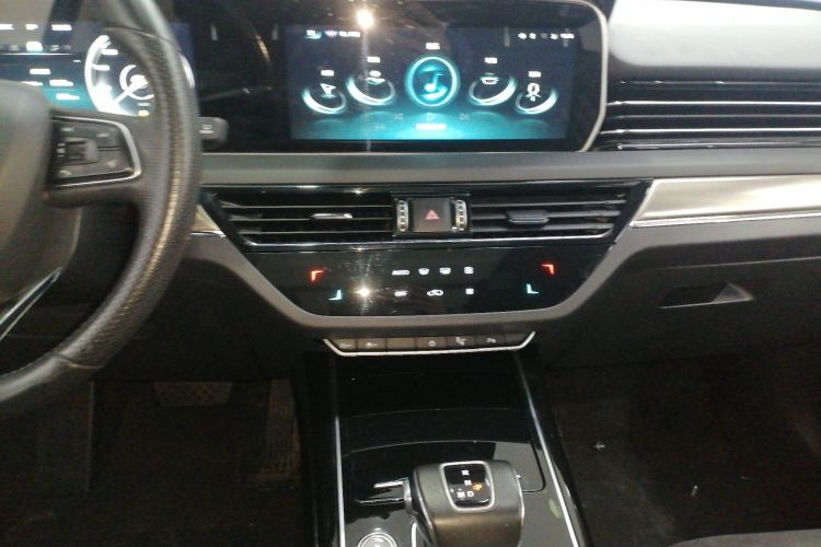 红旗HS5 2022款 改款 2.0T 智联旗享版中控内饰16