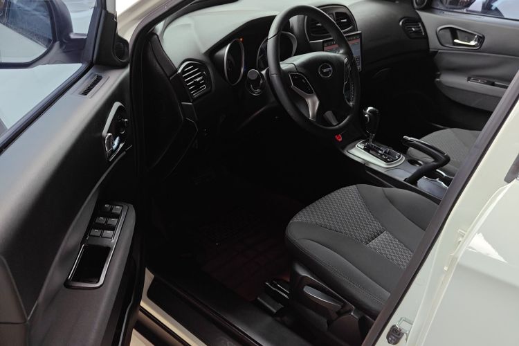 广汽传祺 传祺GS5 2014款 2.0L 自动两驱超享版中控内饰7003