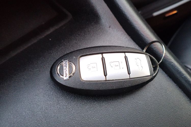 日产 天籁 2019款 2.0L XL 舒适版中控内饰7001