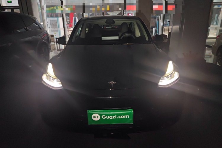 特斯拉 Model Y 2022款 改款 后轮驱动版车身外观2