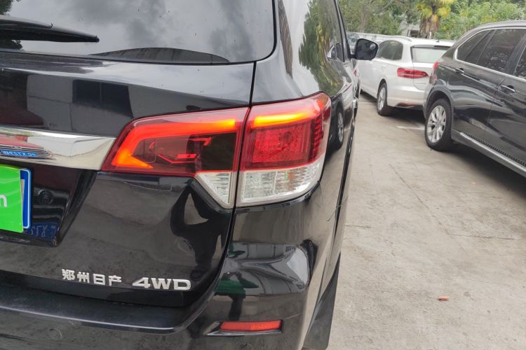 日产 途达 2018款 2.5L 自动四驱豪华版车身外观9