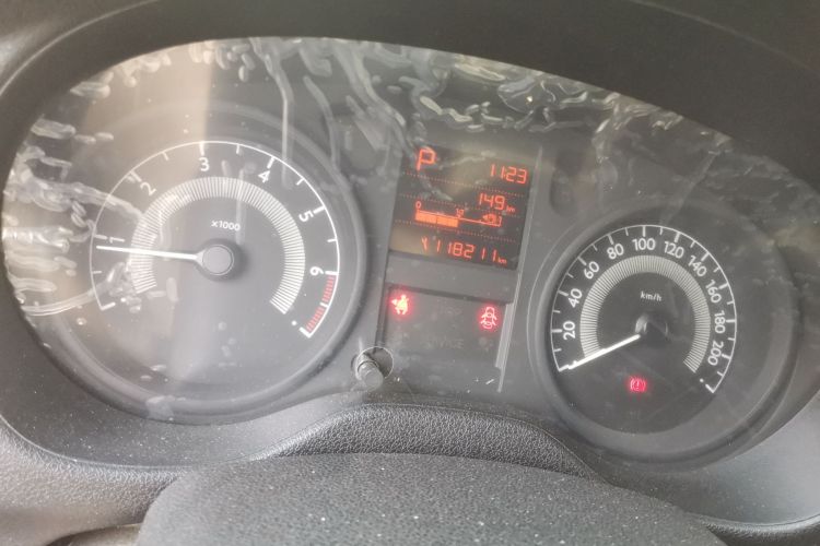 标致301 2014款 1.6L 自动舒适版中控内饰15