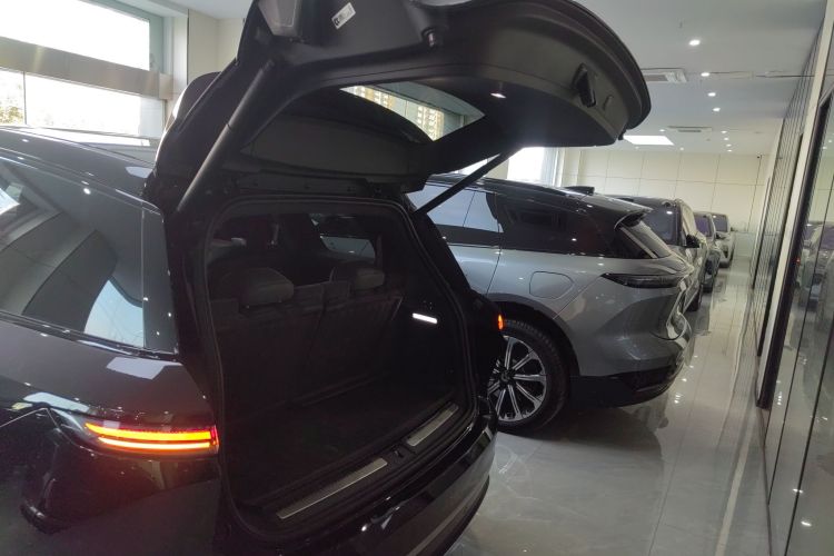 蔚来ES8 2023款 75kWh机舱底盘23