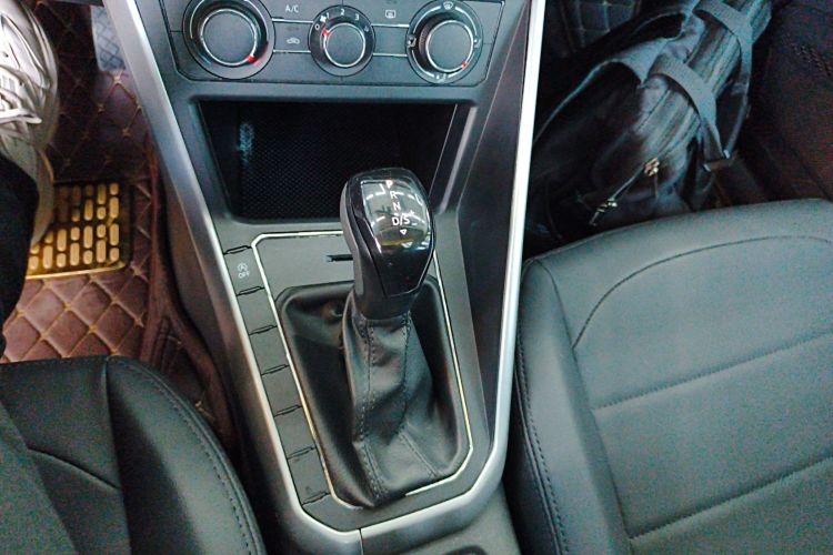 大众 Polo 2019款 Plus 1.5L 自动全景乐享版中控内饰18