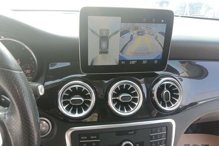 奔驰GLA 2018款 GLA 200 动感型局部细节16