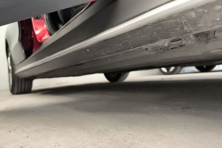 奔驰C级 2019款 改款 C 260 L 运动版局部细节9001