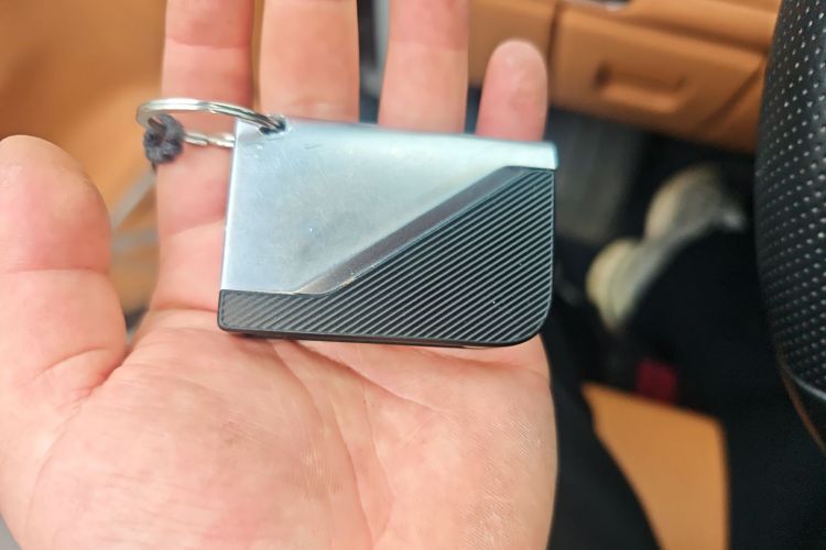 领克09 EM-P 2024款 2.0TD EM-P 四驱ULTRA 六座中控内饰7001