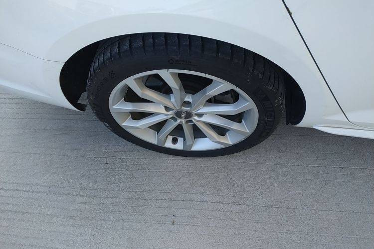 奥迪A4L 2018款 30周年年型 40 TFSI 时尚型车身外观6008