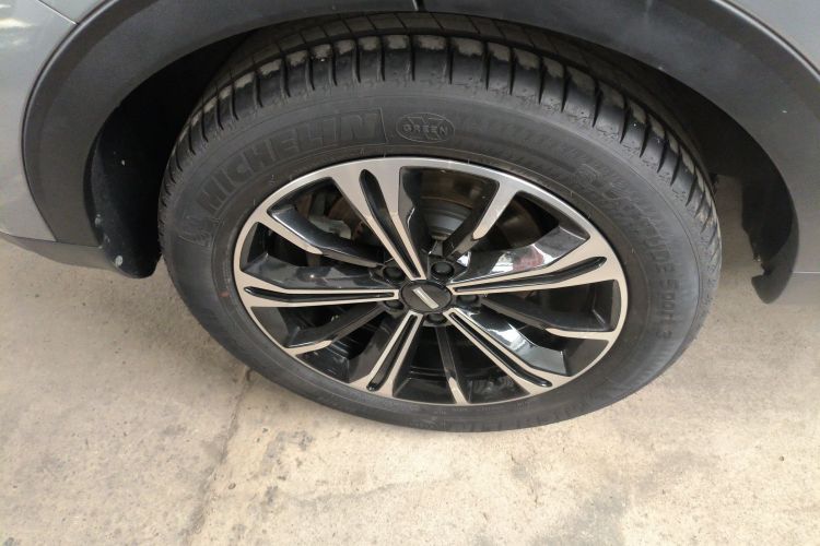 魏牌 VV6 2021款 2.0T 两驱智享+车身外观6008