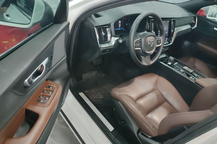 沃尔沃S60 2025款 B4 智逸豪华版中控内饰7003