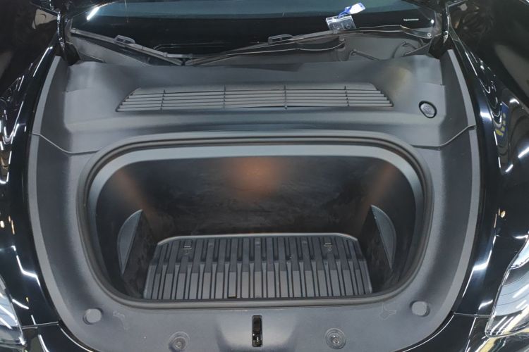 特斯拉 Model Y 2022款 改款 后轮驱动版局部细节24