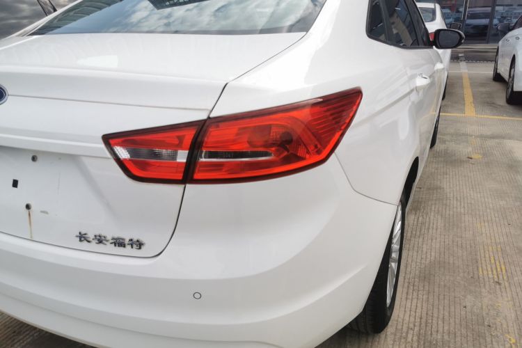 福特 福睿斯 2017款 1.5L 自动舒适型车身外观9