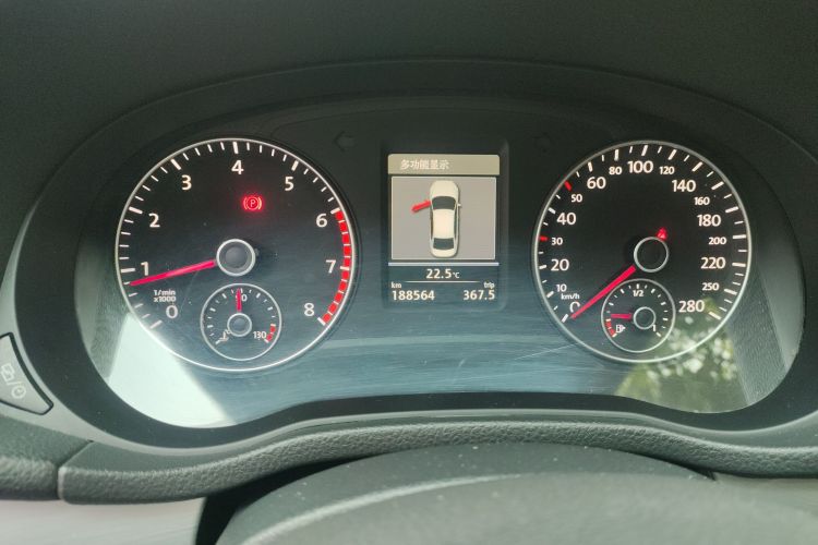 大众 帕萨特 2014款 1.8TSI DSG御尊版中控内饰14