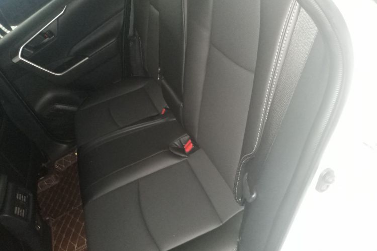 丰田 RAV4荣放 2021款 2.0L CVT两驱都市版中控内饰7003