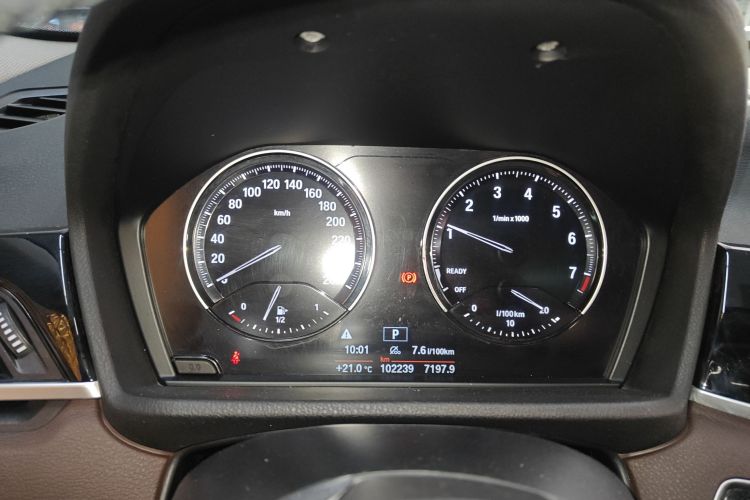 宝马X1 2020款 sDrive20Li 时尚型中控内饰14