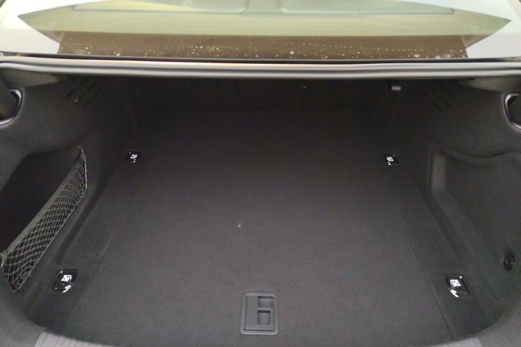 奥迪A6L 2024款 45 TFSI 臻选动感型机舱底盘23