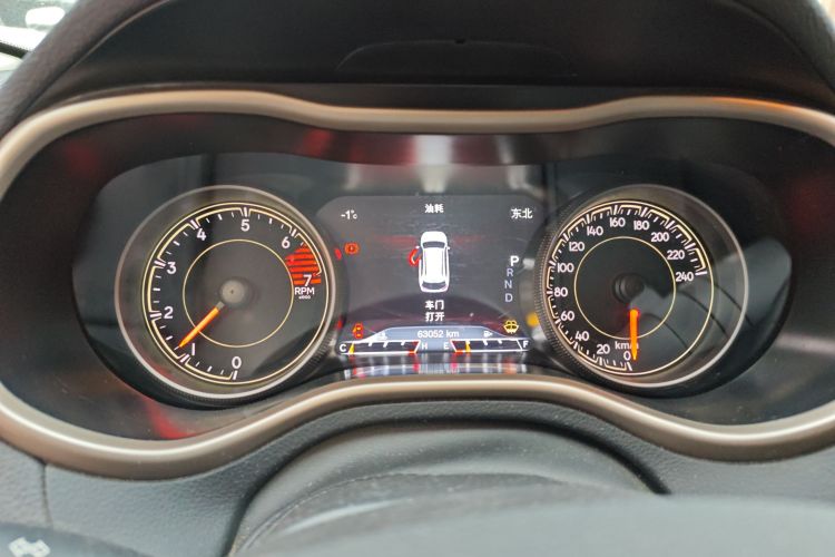 Jeep 自由光 2016款 2.4L 专业智能版中控内饰14