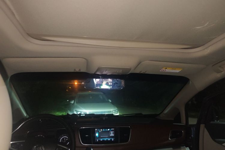 别克GL8 2017款 25S 豪华型 国V中控内饰22