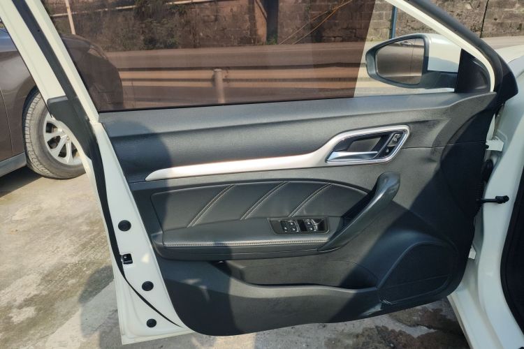 名爵 MG6 2019款 20T 自动运动版中控内饰47