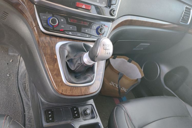 哈弗H6 2017款 红标 运动版 1.5T 手动两驱精英型中控内饰18