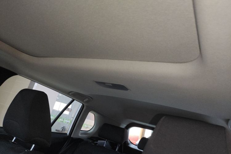 丰田 卡罗拉锐放 2023款 2.0L 精英版局部细节22