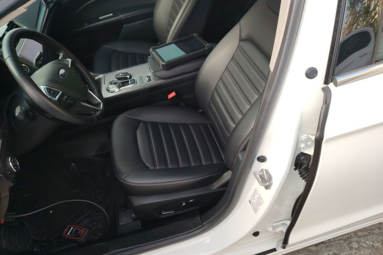 福特 蒙迪欧 2020款 EcoBoost 180 时尚型中控内饰19