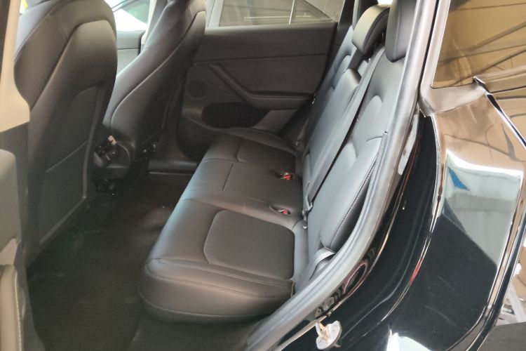 特斯拉 Model Y 2022款 后轮驱动版中控内饰7004