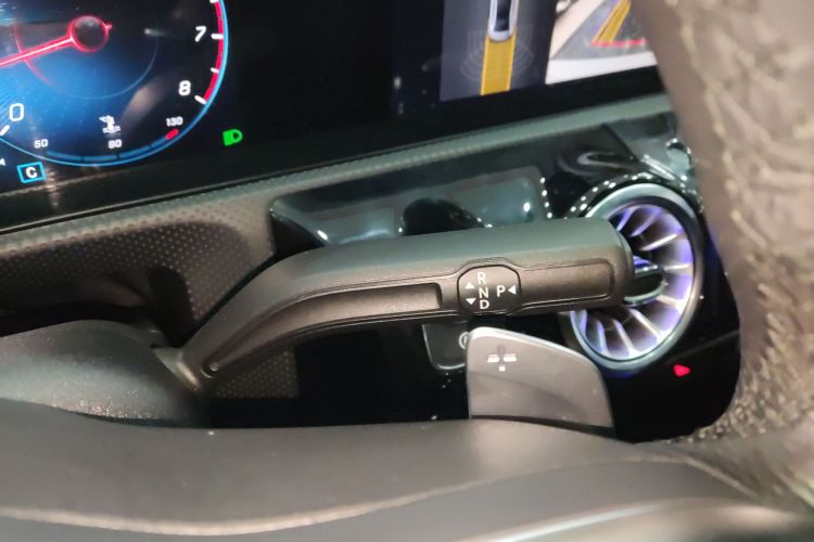 奔驰A级 2022款 改款三 A 200 L 运动轿车时尚型局部细节18