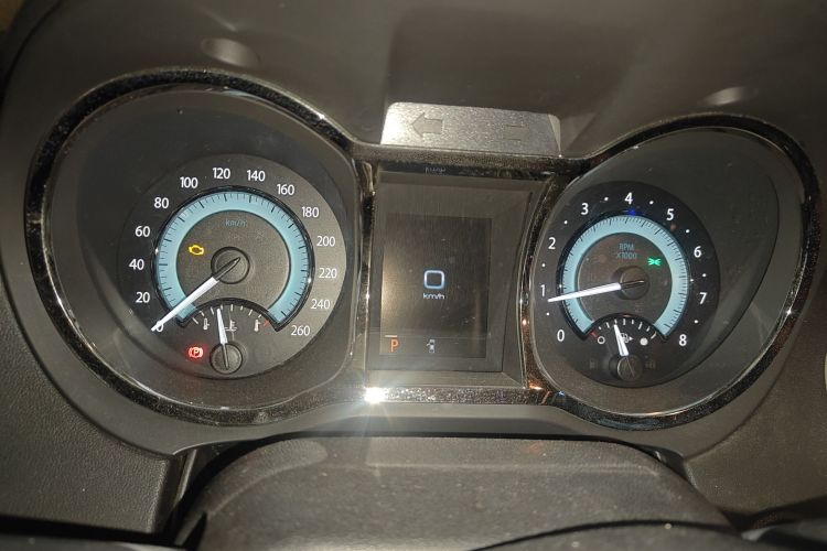 别克 君越 2011款 2.0T旗舰版中控内饰14