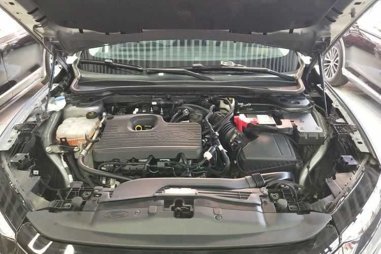 福特 蒙迪欧 2022款 EcoBoost 245 豪华型机舱底盘24