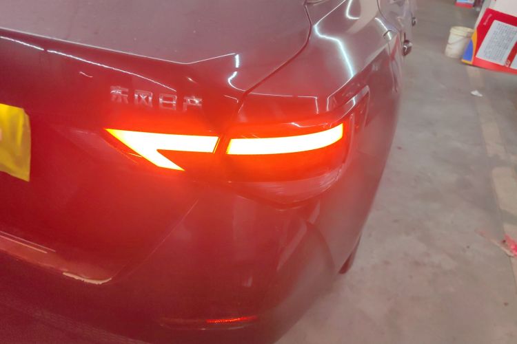 日产 轩逸 2021款 1.6L XL CVT悦享版车身外观9