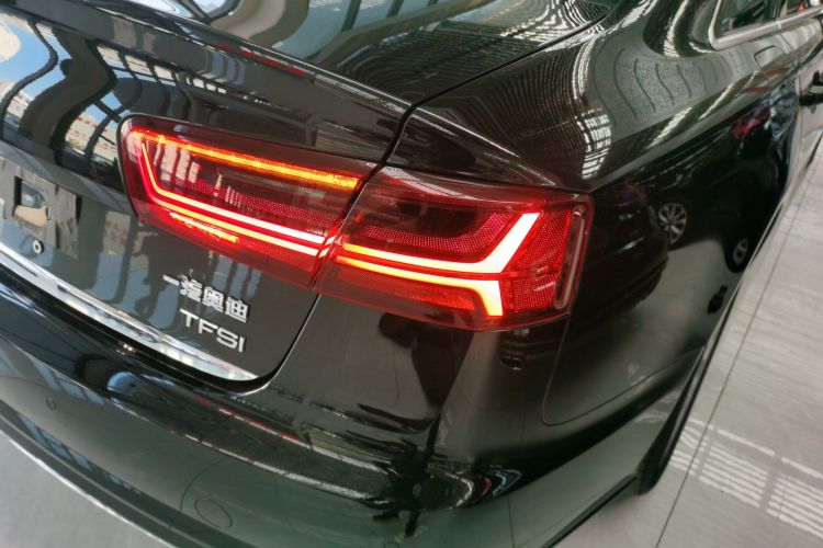 奥迪A6L 2018款 30周年年型 TFSI 进取型车身外观9