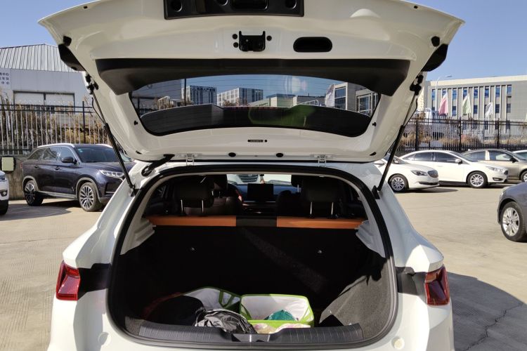 比亚迪e2 2021款 豪华型机舱底盘23