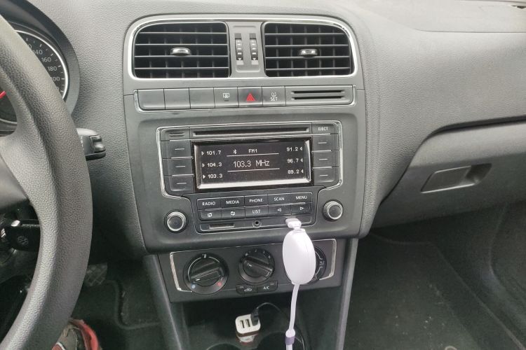 大众 Polo 2014款 1.4L 手动舒适版中控内饰16