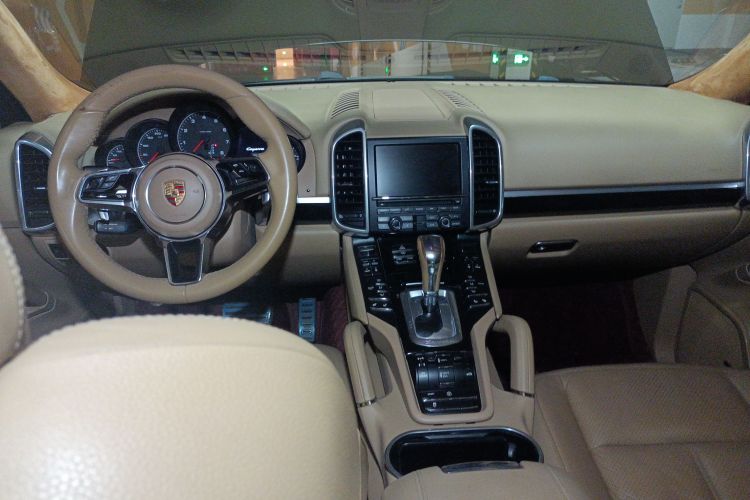 保时捷 2015款 Cayenne 3.0T中控内饰7002