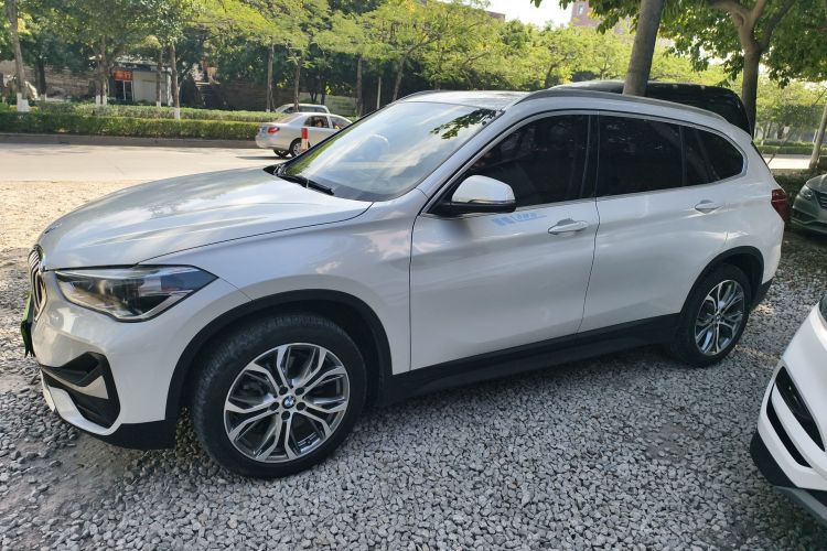 宝马X1 2019款 sDrive20Li 领先型车身外观4