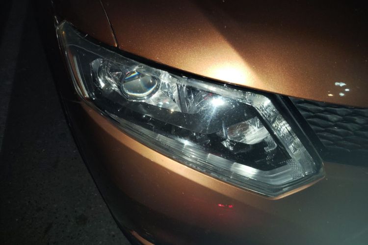 日产 奇骏 2014款 2.5L CVT豪华版 4WD车身外观8