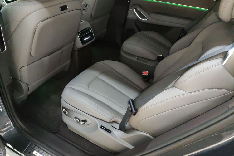 腾势N9 2025款 尊荣型中控内饰21