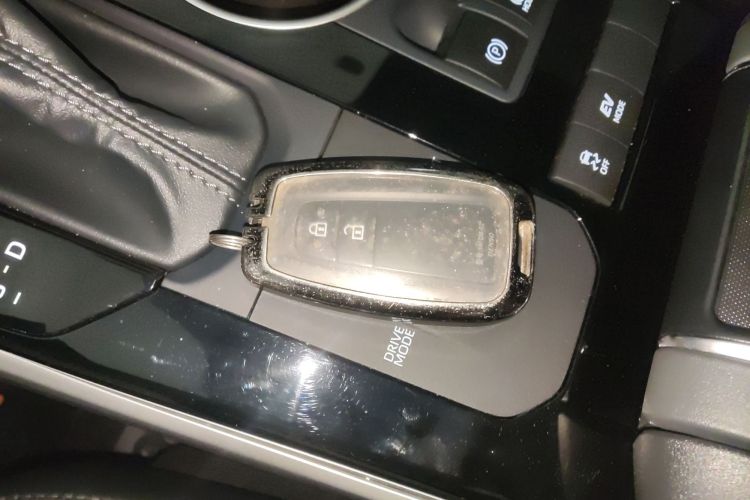 丰田 皇冠陆放 2023款 2.5L HEV两驱进取版（五座）中控内饰7001