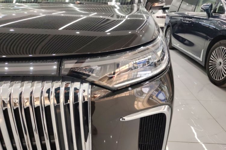 岚图汽车 岚图梦想家 2025款 PHEV 四驱尊贵鲲鹏版局部细节36