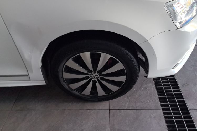 大众 速腾 2017款 230TSI 自动舒适型车身外观10