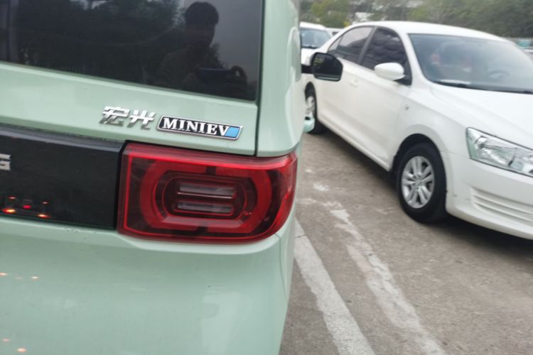 五菱汽车 宏光MINIEV 2022款 马卡龙臻享款 三元锂车身外观9