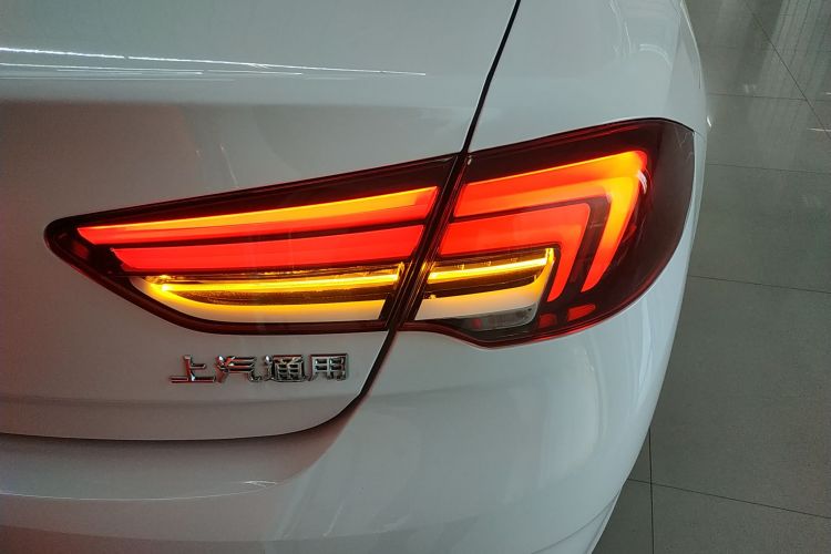 别克 君威 2022款 552T 智享型车身外观6001