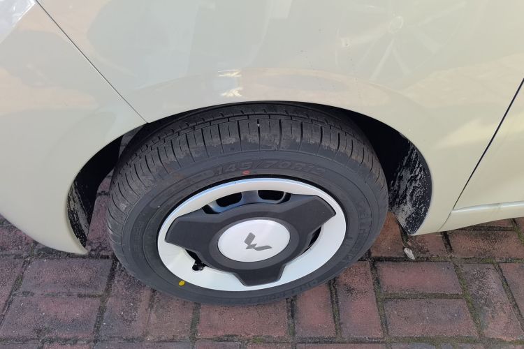 五菱汽车 宏光MINIEV 2024款 第三代 215km 青春版车身外观6007